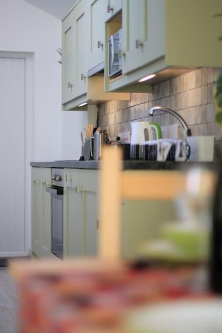 Orchard Nook - Sleeps 4, 2 Bedrooms 肯德尔 外观 照片